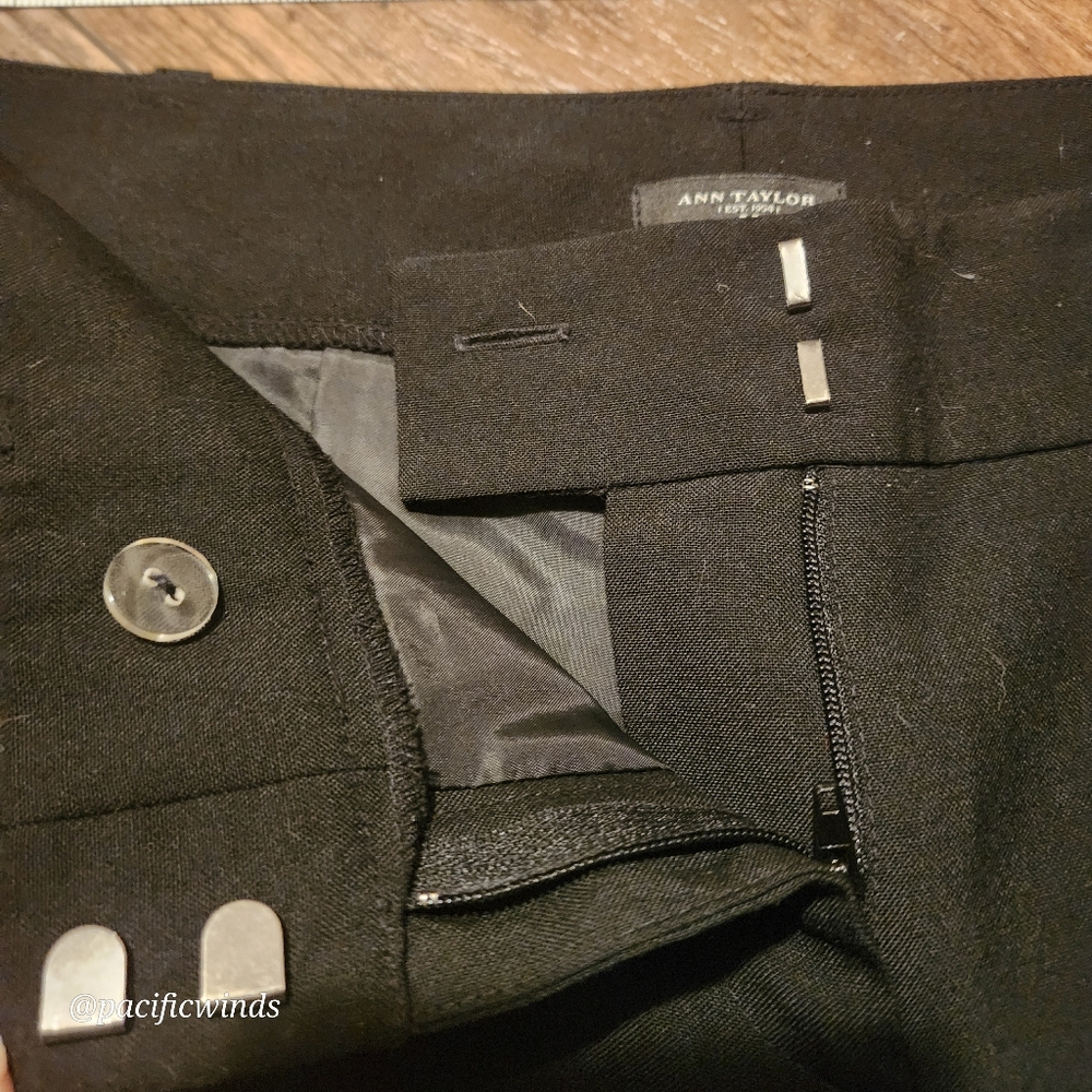 Ann Taylor Pleated Signature Black Slacks Pants Size 0 EUC! - Picture 13 of 15